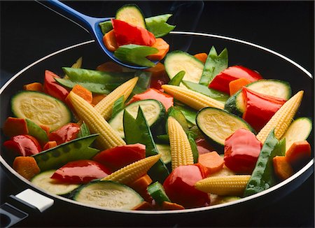 pan fried - Vegetable Stir Fry in a Pan Stock Photo - Premium Royalty-Free, Code: 659-03521120