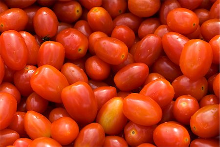 Beaucoup de tomates raisins frais Photographie de stock - Premium Libres de Droits, Code: 659-03521142