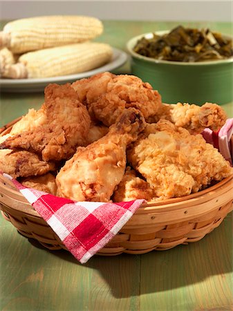 poulet rôti - Poulet frit avec maïs et légumes verts Photographie de stock - Premium Libres de Droits, Code: 659-03521371