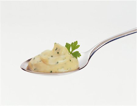 Herb mayonnaise on spoon Foto de stock - Sin royalties Premium, Código: 659-03521540