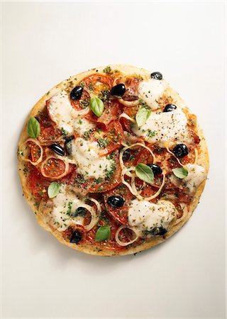 pizza birds eye view - Pizza Margherita Stock Photo - Premium Royalty-Free, Code: 659-03521566
