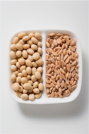 pulses legume - Soya beans and spelt Stock Photo - Premium Royalty-Free, Code: 659-03522037