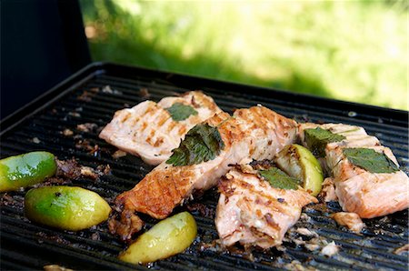 simsearch:659-07598844,k - Grilled salmon fillets with lemon wedges Stock Photo - Premium Royalty-Free, Code: 659-03522265