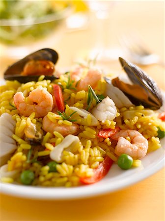 paella - Paella with mussels and shrimps Fotografie stock - Premium Royalty-Free, Codice: 659-03522277