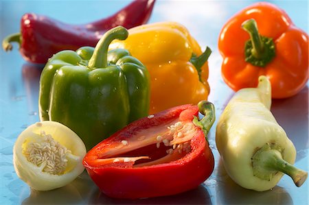 simsearch:659-03529618,k - Various types of peppers, whole and halves Stock Photo - Premium Royalty-Free, Code: 659-03522270