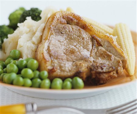 porkchop - Pork chop with vegetables Stock Photo - Premium Royalty-Free, Code: 659-03522334