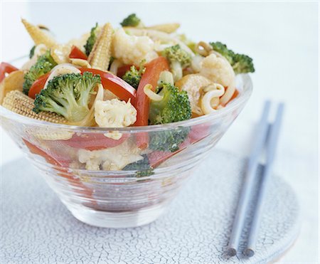 stir fry asian - Stir-fried vegetables in glass bowl Stock Photo - Premium Royalty-Free, Code: 659-03522384