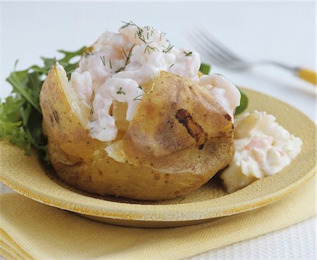 simsearch:659-03533399,k - Baked potato with prawns and cottage cheese Foto de stock - Sin royalties Premium, Código: 659-03522380