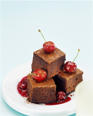 Brownies with cherries Stock Photo - Premium Royalty-Free, Code: 659-03522418