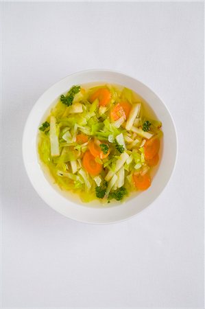 soup top view - Une assiette de soupe aux légume Photographie de stock - Premium Libres de Droits, Code: 659-03522448