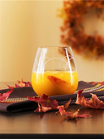 simsearch:659-03534031,k - Peach drink with nutmeg Stock Photo - Premium Royalty-Free, Code: 659-03522647