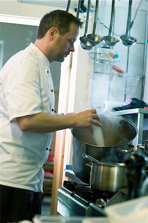 simsearch:659-06151070,k - Chef at work Stock Photo - Premium Royalty-Free, Code: 659-03522806
