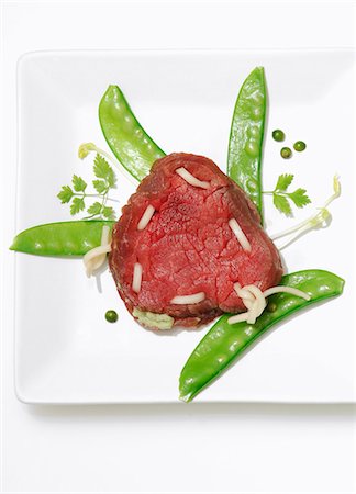 snow pea - Stuffed beef fillet with wasabi and mangetout Stock Photo - Premium Royalty-Free, Code: 659-03522894