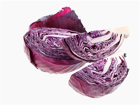 simsearch:659-01843703,k - Red cabbage, cut in half and quarters Stock Photo - Premium Royalty-Free, Code: 659-03523019