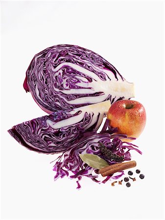 Apple red cabbage ingredients: cabbage, apple, cinnamon, pepper Stock Photo - Premium Royalty-Free, Code: 659-03523020