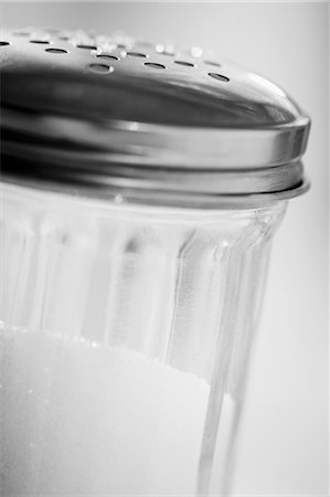 simsearch:659-03524247,k - Salt shaker Stock Photo - Premium Royalty-Free, Code: 659-03523095