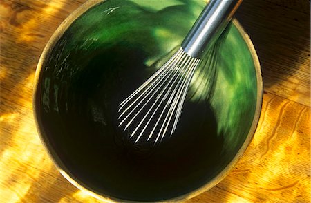 simsearch:659-01866480,k - Whisk in an Empty Bowl, From Above Stock Photo - Premium Royalty-Free, Code: 659-03523224