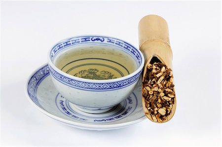 simsearch:659-03537758,k - Bowl of tea with hare's ear root in a bamboo cane Stock Photo - Premium Royalty-Free, Code: 659-03523611