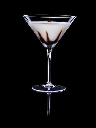 simsearch:659-03523715,k - Cream cocktail with chocolate and nutmeg Foto de stock - Sin royalties Premium, Código: 659-03523698