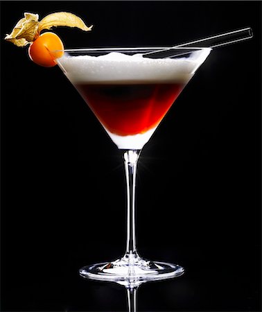 picture of alcohol with a black background - Cocktail made with coffee liqueur Stock Photo - Premium Royalty-Free, Code: 659-03523700