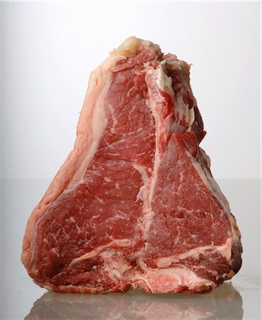 simsearch:659-01843908,k - T-bone steak Stock Photo - Premium Royalty-Free, Code: 659-03523860