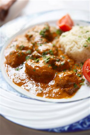 Boeuf au curry avec du couscous Photographie de stock - Premium Libres de Droits, Code: 659-03523875
