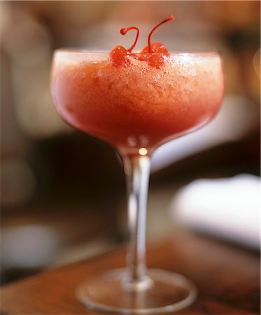 simsearch:659-02212413,k - A glass of cherry cocktail Foto de stock - Sin royalties Premium, Código: 659-03523958
