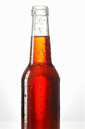 Iced tea in bottle Foto de stock - Sin royalties Premium, Código: 659-03534064