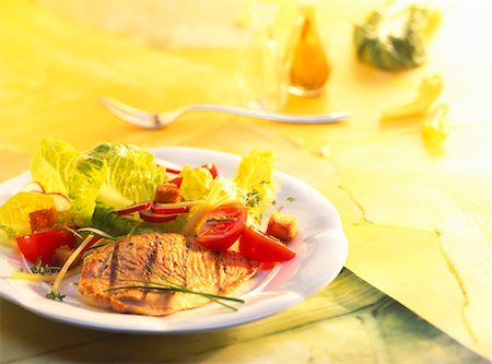 simsearch:659-01851671,k - Turkey fillet with salad Foto de stock - Royalty Free Premium, Número: 659-03534292