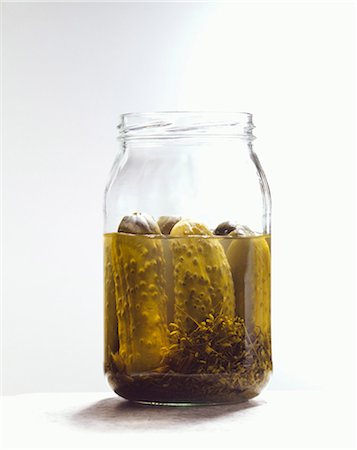escabechado - Pickled gherkins in jar Foto de stock - Sin royalties Premium, Código: 659-03534459