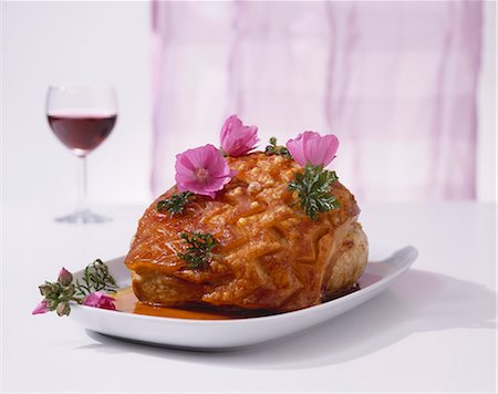 simsearch:659-03534175,k - Roast pork with crackling and edible flowers Stock Photo - Premium Royalty-Free, Code: 659-03534508