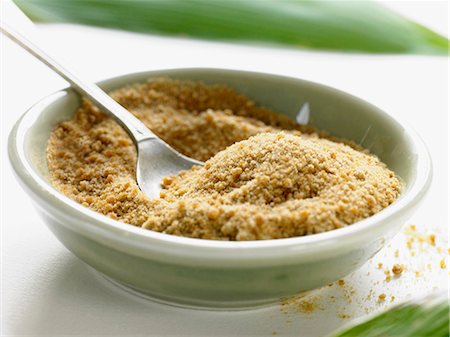 Cane sugar in dish Stock Photo - Premium Royalty-Free, Code: 659-03534779