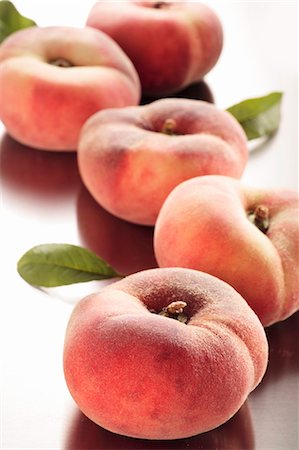 fresh peach - Several vineyard peaches Stock Photo - Premium Royalty-Free, Code: 659-03535303