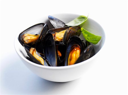 Mussels in a bowl Foto de stock - Sin royalties Premium, Código: 659-03535316