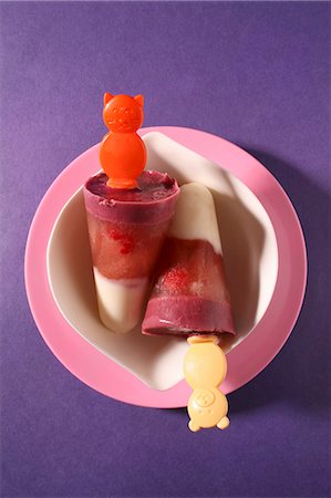 popsicle - Maison framboises bonbons pour les enfants Photographie de stock - Premium Libres de Droits, Code: 659-03535459