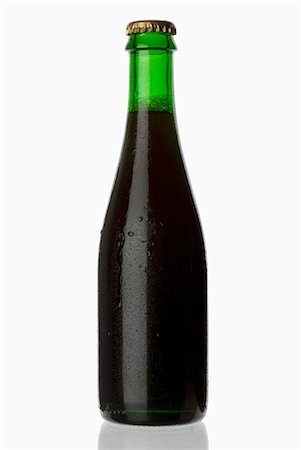 A chilled bottle of stout (dark beer) Stock Photo - Premium Royalty-Free, Code: 659-03535691
