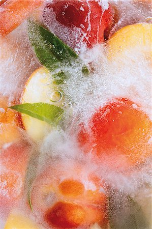 fresh peach - Peaches in block of ice (overhead view) Stock Photo - Premium Royalty-Free, Code: 659-03536024