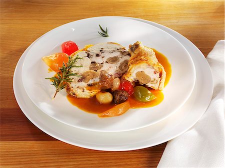 stuffed (food preparation) - Poularde farcie, style italien Photographie de stock - Premium Libres de Droits, Code: 659-03536326