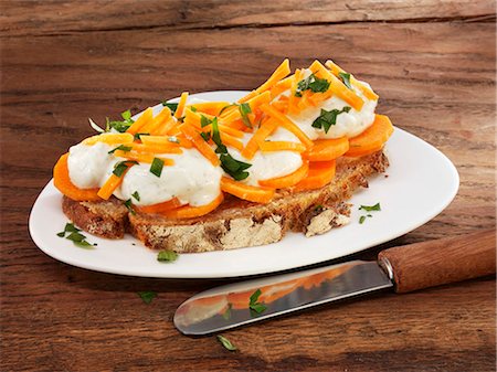 quark cheese with vegetables - Quark and carrots on bread Stock Photo - Premium Royalty-Free, Code: 659-03536335