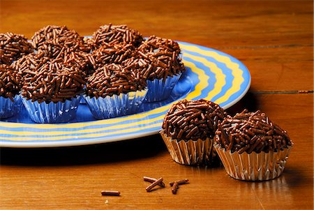 Brigadeiro (Sweets made with chocolate & condensed milk, Brazil) Stock Photo - Premium Royalty-Free, Code: 659-03536370