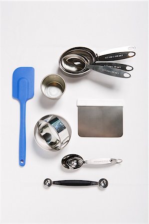 diferente - Assorted kitchen utensils Foto de stock - Sin royalties Premium, Código: 659-03536655