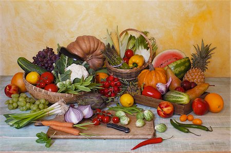Fruit and vegetable still life Stock Photo - Premium Royalty-Free, Code: 659-03536830
