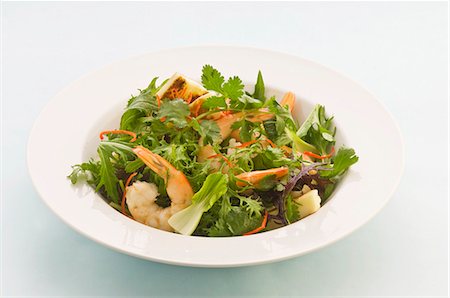 prawn salad - Prawn and halloumi salad Stock Photo - Premium Royalty-Free, Code: 659-03536961