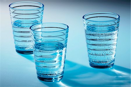 Three glasses of mineral water Foto de stock - Sin royalties Premium, Código: 659-03536980