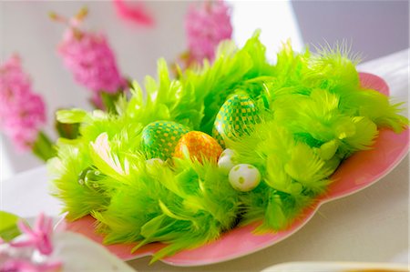 feather - Easter decoration Stock Photo - Premium Royalty-Free, Code: 659-03537389