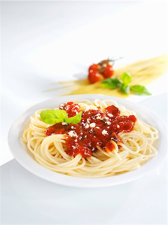 Spaghetti with tomato sauce Foto de stock - Sin royalties Premium, Código: 659-03537650