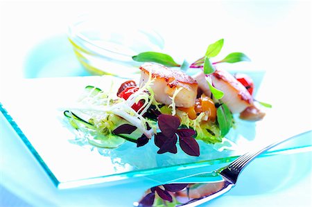 Fried scallops on spring salad Foto de stock - Sin royalties Premium, Código: 659-03537735