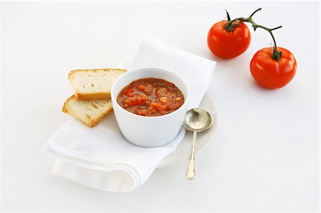 salsa de tomate - Tomato salsa and white bread Foto de stock - Sin royalties Premium, Código: 659-03537849