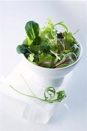 salad bowl - A bowl of mixed salad leaves Stock Photo - Premium Royalty-Free, Code: 659-03537890