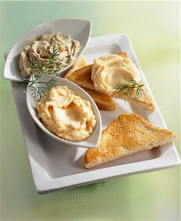 sandwich spread - Anchovy butter and salmon caviar butter with toast Stock Photo - Premium Royalty-Free, Code: 659-03530062